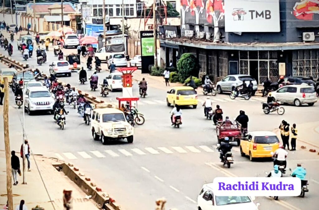 Controverse sur l'achat obligatoire de casques et gilets pour les taximotos