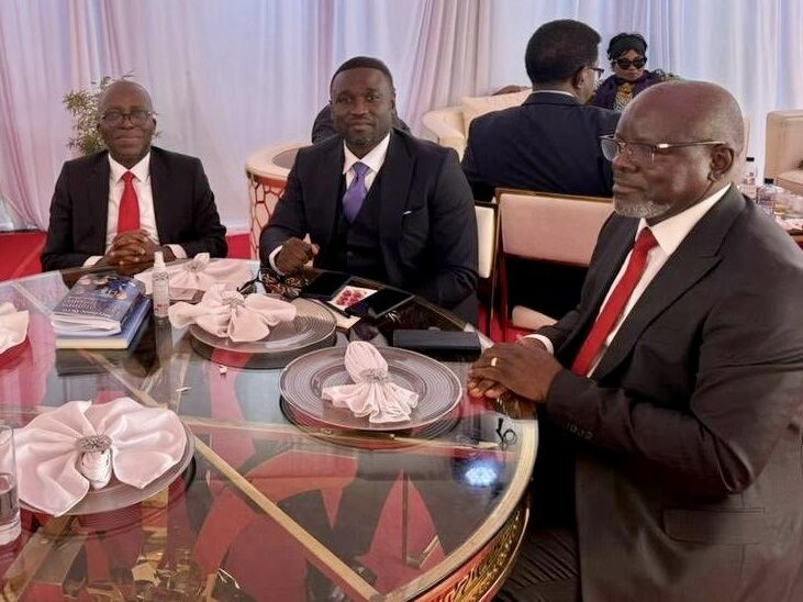 L’opposition se rebiffe, « La démocratie, c’est le grand nombre, et il est ici » Augustin Matata