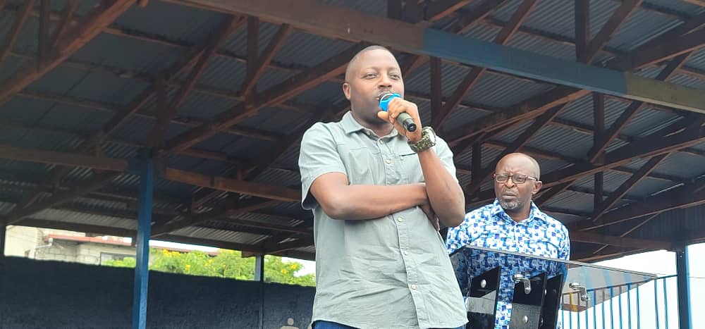 Nord-Kivu : Le gouverneur Bahati Musanga prolonge la circulation des motos jusqu’à minuit à Goma Le gouverneur Bahati Musanga prolonge la circulation des motos jusqu’à minuit à Goma