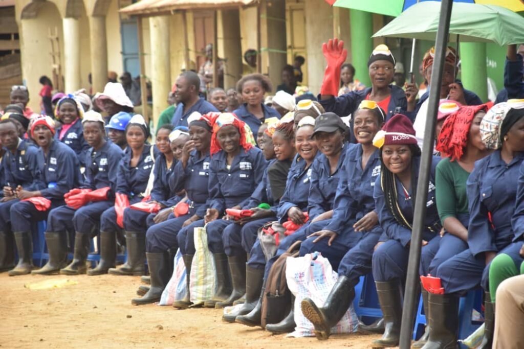 Le gouverneur lance les travaux de réhabilitation des routes Kuka-Mavivi et boulevard Beu