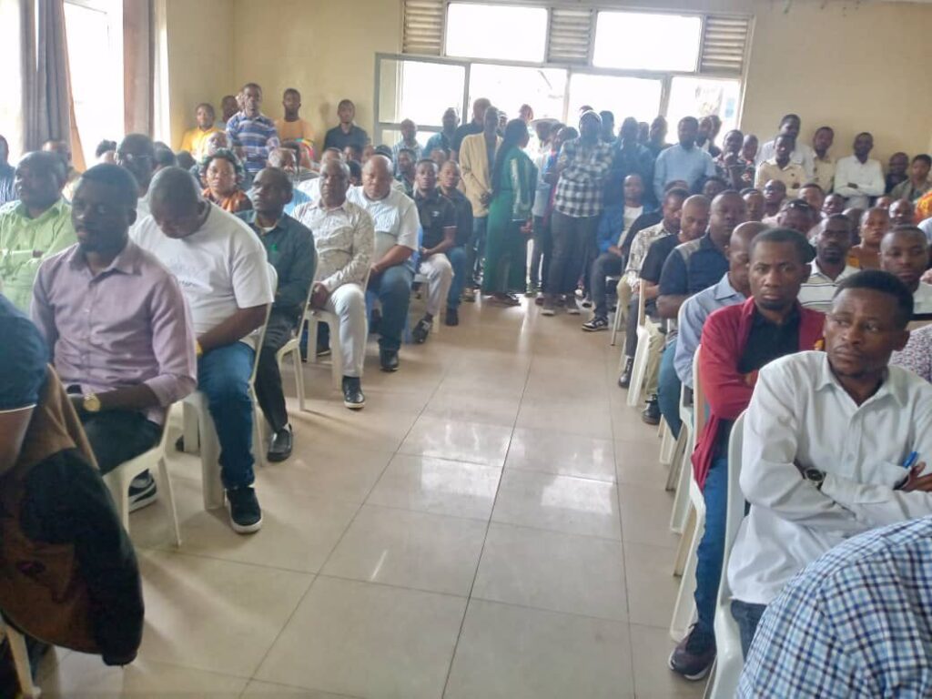 Les bars et cabarets n’ouvriront plus avant 11h