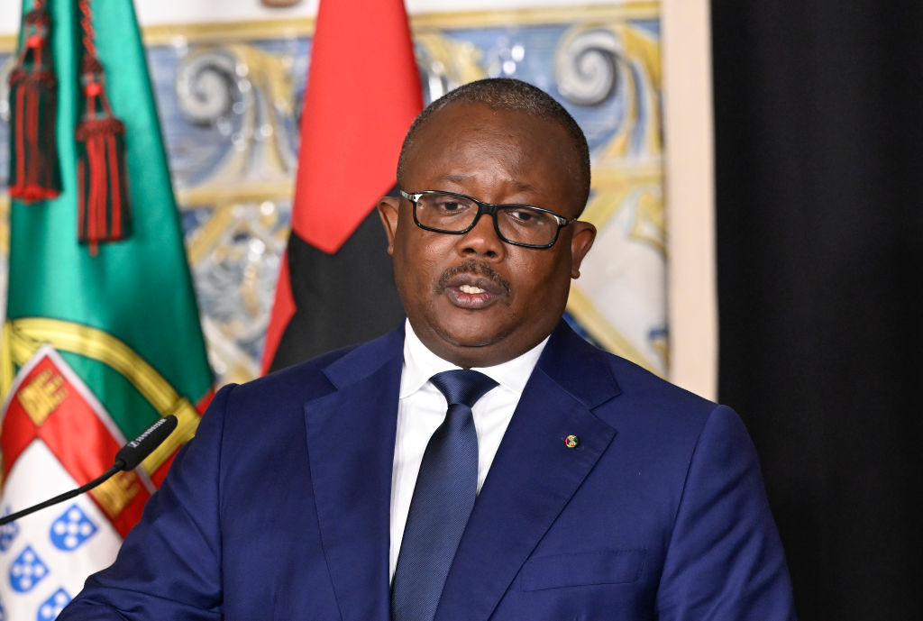 Un groupe d’officiers renverse le président Embaló