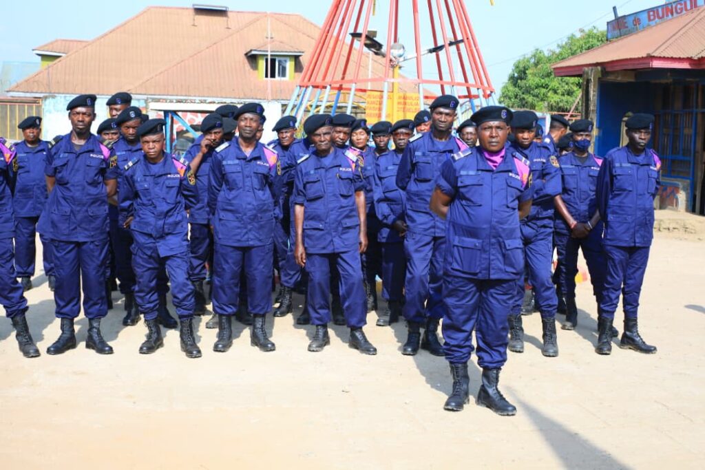 Beni : plus de 100 policiers redéployés pour renforcer la sécurité à Bungulu plus de 100 policiers redéployés pour renforcer la sécurité à Bungulu