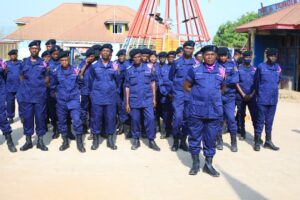 Beni : plus de 100 policiers redéployés pour renforcer la sécurité à Bungulu plus de 100 policiers redéployés pour renforcer la sécurité à Bungulu