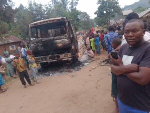 Un véhicule de marque Fuso incendié par des présumés Wazalendo CMC-FDP à Kashalira