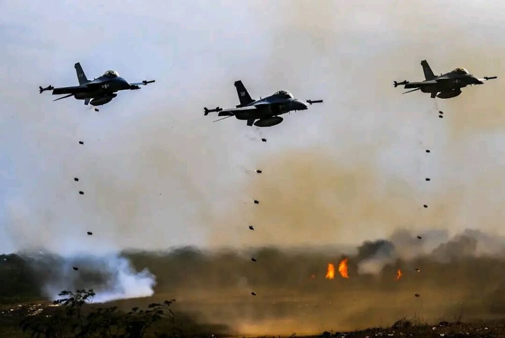 frappes américaines contre des groupes terroristes dans le nord-ouest