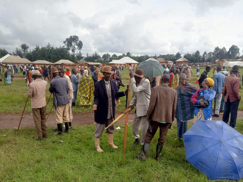 Des centaines d’habitants de la cité de Minembwe, dans les hauts plateaux du territoire de Fizi au Sud-Kivu