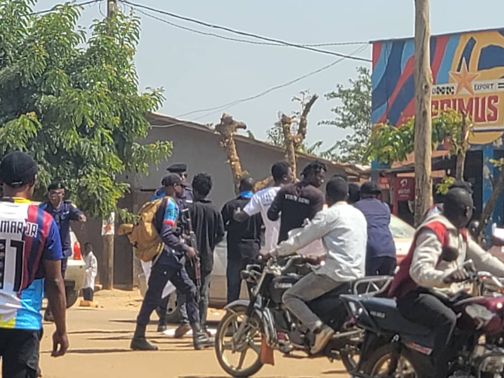 Beni : la police interpelle six militants de la LUCHA lors d’une marche contre l’insécurité la police interpelle six militants de la LUCHA lors d’une marche contre l’insécurité