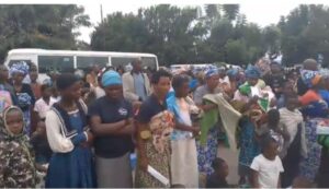 Goma : 337 réfugiés rwandais rapatriés via la Grande Barrière par le HCR 337 réfugiés rwandais rapatriés via la Grande Barrière par le HCR