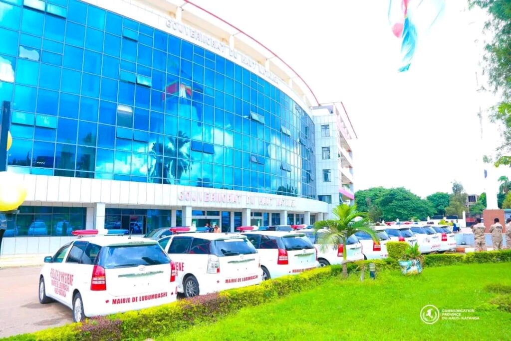 la police d’hygiène reçoit de nouveaux véhicules pour assainir la ville