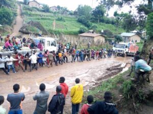circulation coupée sur l’axe Binza–Bukoma après l’effondrement d’un pont