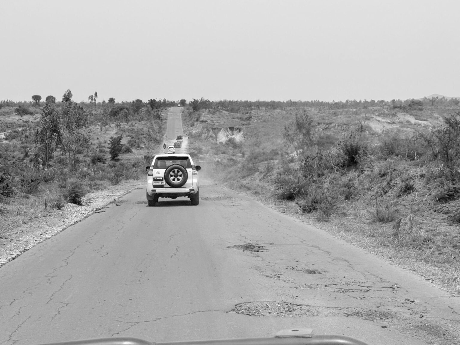 Sud-Kivu : le trafic Uvira–Bukavu paralysé par une barricade à Kasambura Sud-Kivu : le trafic Uvira–Bukavu paralysé par une barricade à Kasambura