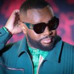 l'artiste congolais Gims, de son vrai nom Gandhi Djuna, a été interpellé au moment de passer la douane à l'aéroport Charles-de-Gaulle