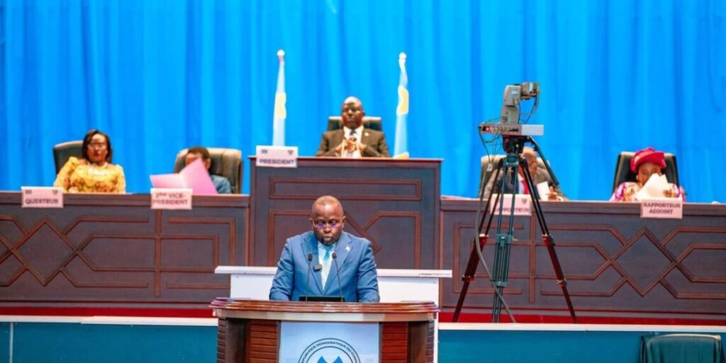 un député se retire de la motion de défiance visant le ministre de l’Intérieur