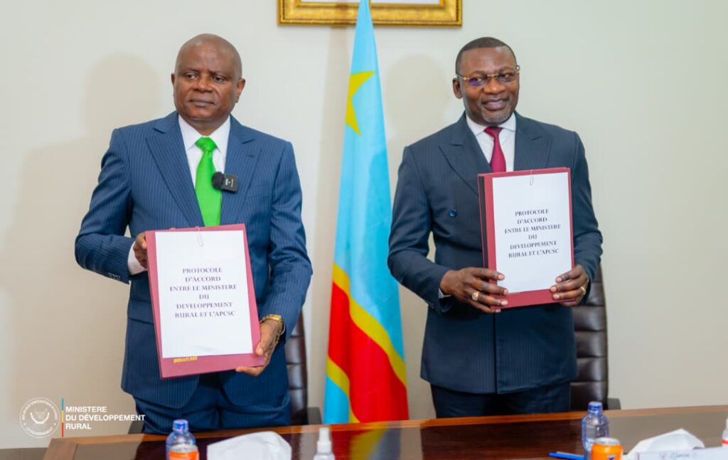 le gouvernement signe un accord pour accélérer le développement rural