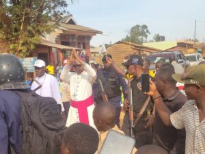 accueil populaire pour Mgr Emmanuel Ngona, nouvel évêque de Wamba