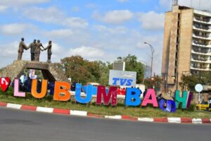 Lubumbashi : les autorités interdisent les marches et manifestations publiques jusqu’à nouvel ordre Lubumbashi : des enfants de la rue dressent des barrières et rançonnent les automobilistes