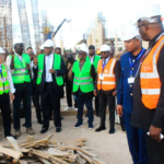 Jean-Pierre Bemba inspecte l’avancement de la nouvelle aérogare de Luano