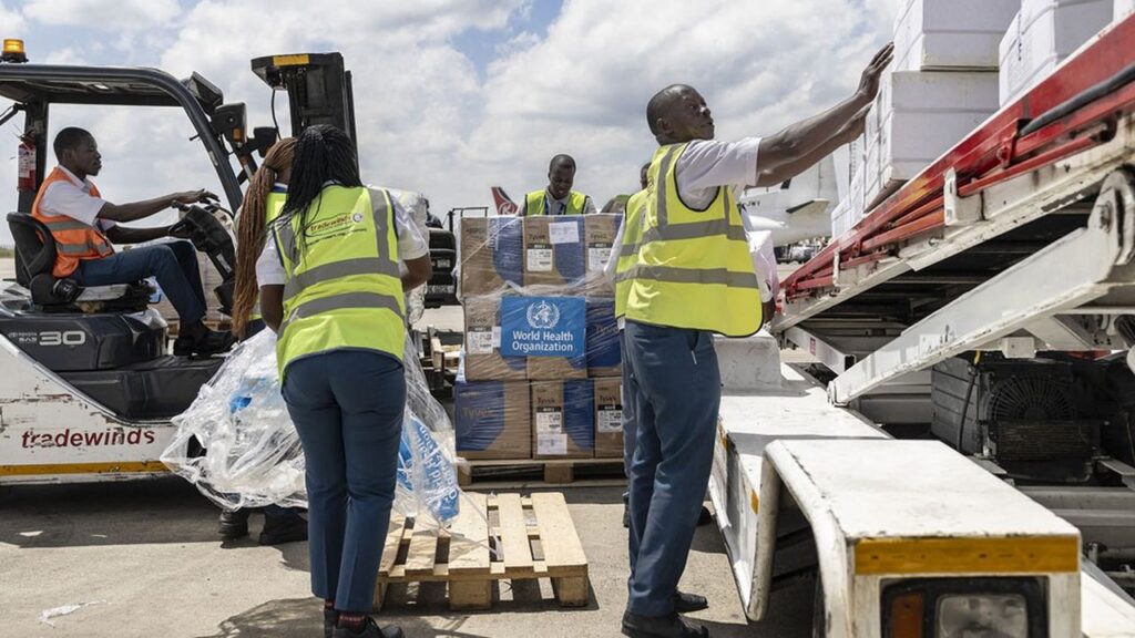 Ebola en Ituri : l’OMS renforce les laboratoires avec 4,6 tonnes de matériel médical OMS renforce les laboratoires avec 4,6 tonnes de matériel médical