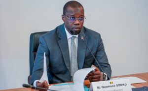 Ousmane Sonko reprend la main à l’Assemblée nationale après son éviction de la Primature