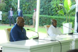 Tshisekedi et Museveni signent six accords de coopération à Entebbe