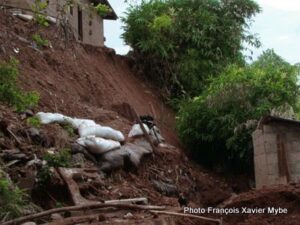 Illustration : 11 morts dans un glissement de terrain sur la colline d’Irongi