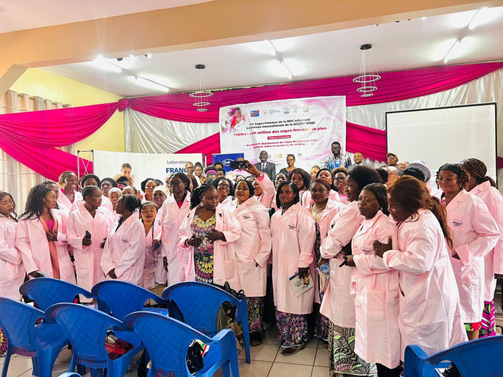 les sages-femmes honorées pour leur rôle essentiel dans la santé maternelle