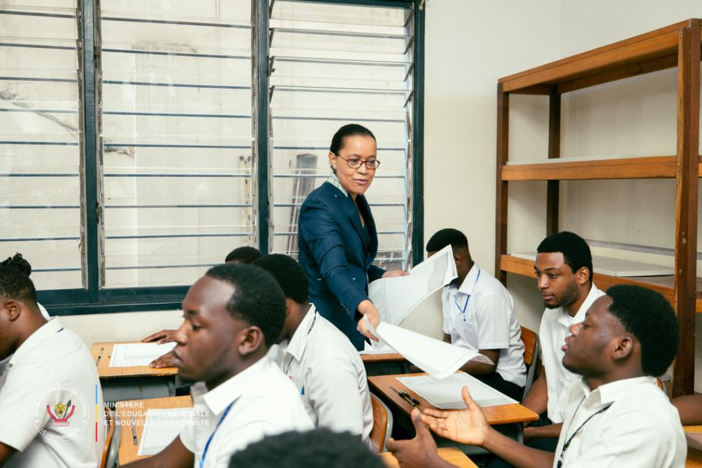 plus d’un million de finalistes lancés dans la dissertation de l’Examen d’État 2026