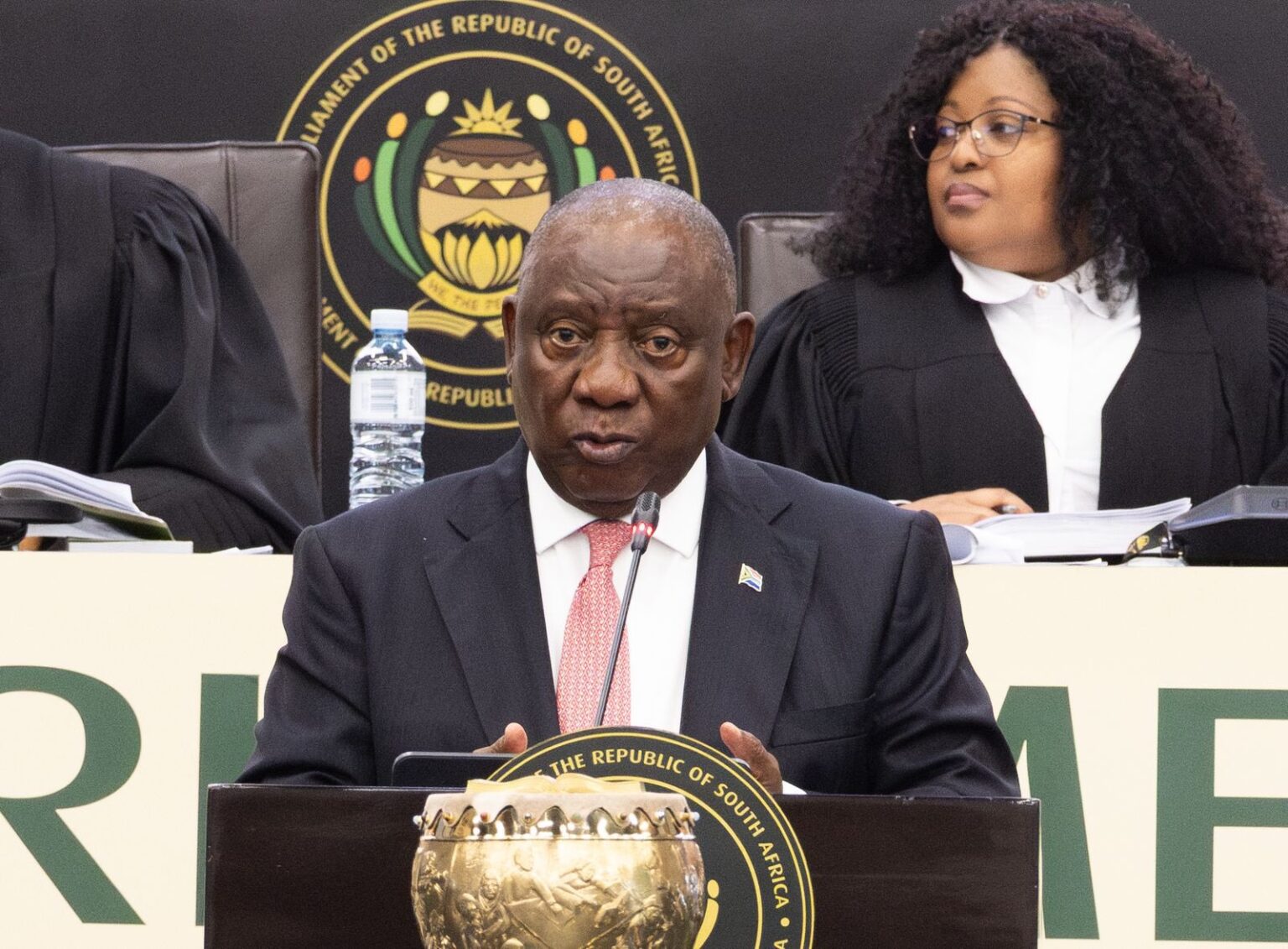 Ramaphosa condamne les contrôles d’identité informels et rejette toute accusation de xénophobie