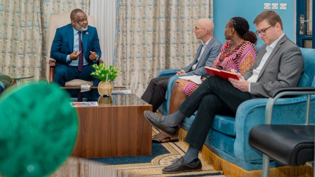 Goma : James Swan et l’AFC/M23 discutent de Doha, du cessez-le-feu et d’Ebola James Swan et l’AFC/M23 discutent de Doha, du cessez-le-feu et d’Ebola