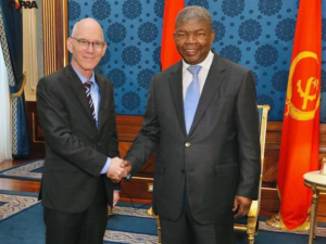 Crise en RDC : James Swan en Angola pour renforcer la coordination des efforts de paix James Swan en Angola pour renforcer la coordination des efforts de paix
