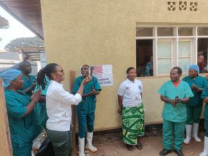 Un premier cas de guérison de la maladie à virus Ebola a été officiellement déchargé ce lundi 29 juin 2026, depuis le début de la 17ᵉ épidémie dans la région, suscitant un vent d’espoir dans la zone de santé de Beni