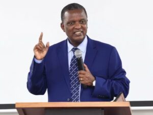RDC : Azarias Ruberwa rejette toute révision de la Constitution et défend Kabila Azarias Ruberwa rejette toute révision de la Constitution et défend Kabila