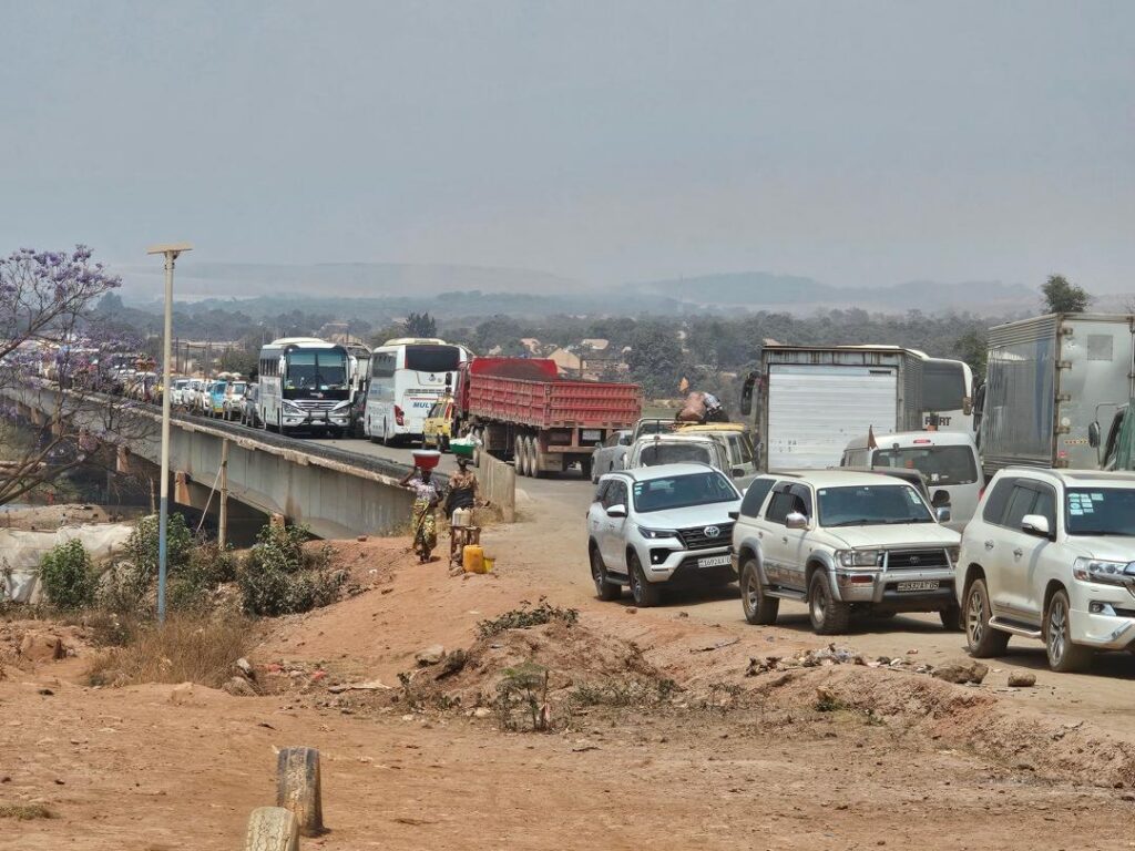 Lualaba : quatre morts dans une collision entre un véhicule Hiace et un camion à Kawama quatre morts dans une collision entre un véhicule Hiace et un camion à Kawama