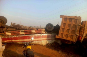 collision mortelle entre un camion de minerais et un FUSO à Pumpi