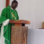 les prêtres en retraite pour renouveler leur identité sacerdotale