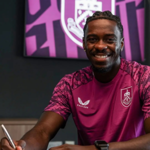 le défenseur congolais Axel Tuanzebe dans le viseur de Hull City