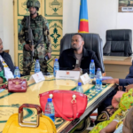 le directeur de cabinet du gouverneur rassure les vendeurs de souliers sur la poursuite des activités des marchés Fondation Irène et Fondation Maman Hortense