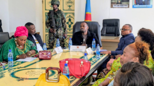Goma : le directeur de cabinet du gouverneur rassure les vendeurs de souliers sur la poursuite des activités des marchés Fondation Irène et Fondation Maman Hortense le directeur de cabinet du gouverneur rassure les vendeurs de souliers sur la poursuite des activités des marchés Fondation Irène et Fondation Maman Hortense