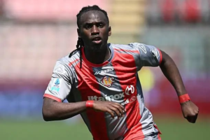 Mercato : l'AC Milan repousse une première offre de l'Udinese pour Warren Bondo l'AC Milan repousse une première offre de l'Udinese pour Warren Bondo