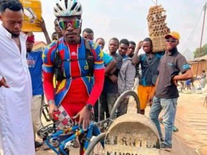 Pedals for Peace : une panne immobilise Miguel Masaisai à Tshikapa une panne immobilise Miguel Masaisai à Tshikapa