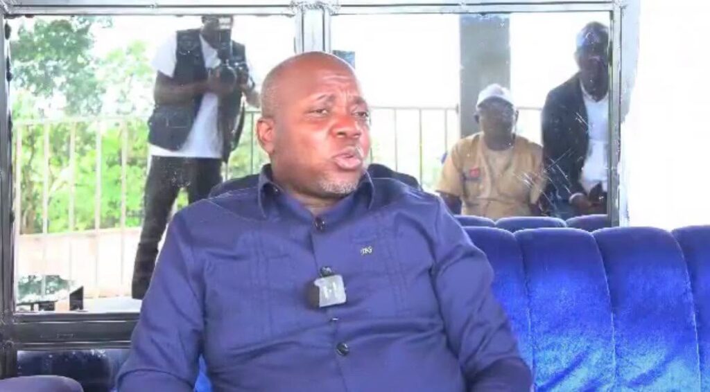 Haut-Uélé : la RN26 rouverte après des semaines de fermeture liée à l’insécurité Governor Jean Bakomito Gambu