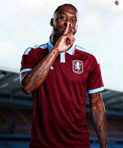 Aston Villa passe à l’offensive pour Wan-Bissaka