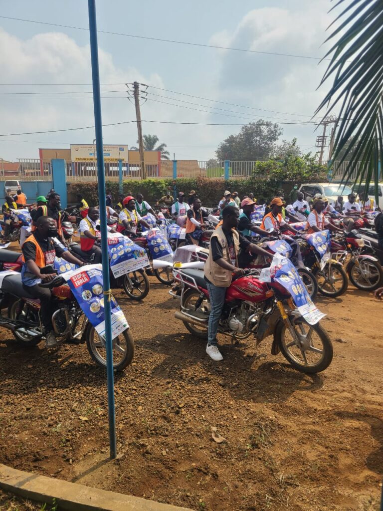 Beni : les taximen mobilisés en première ligne contre Ebola motards