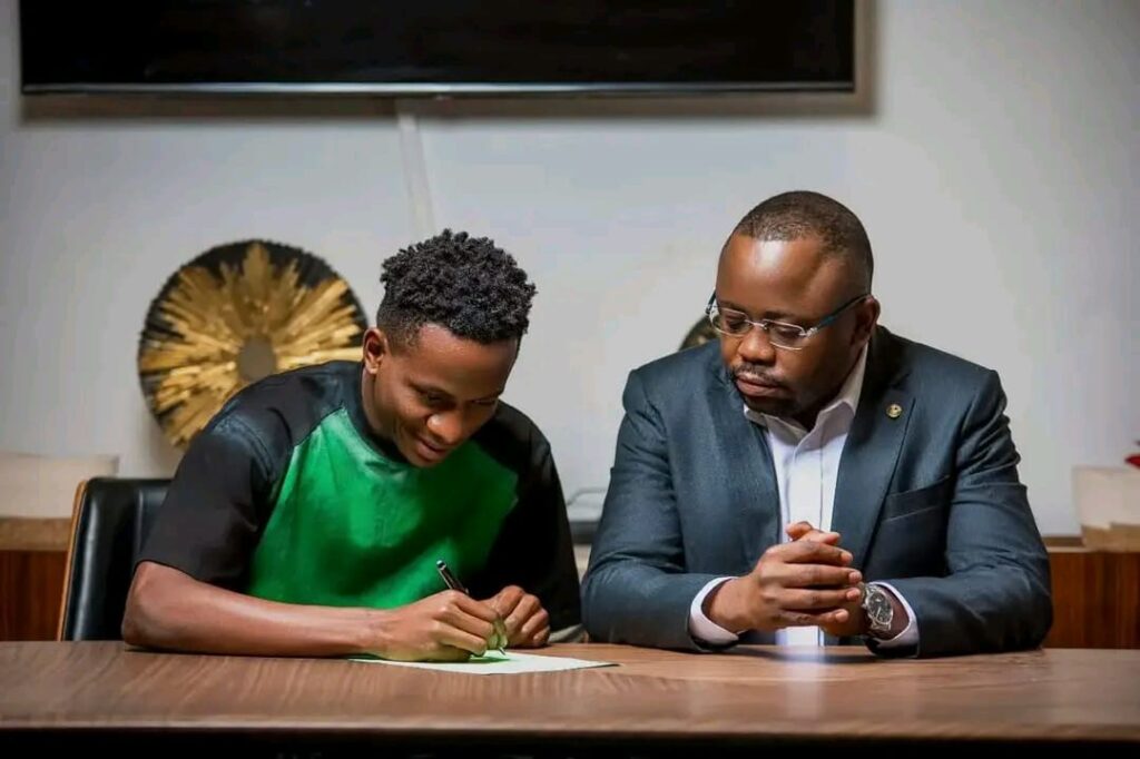 Signature contrat: meilleur buteur de la linafoot
