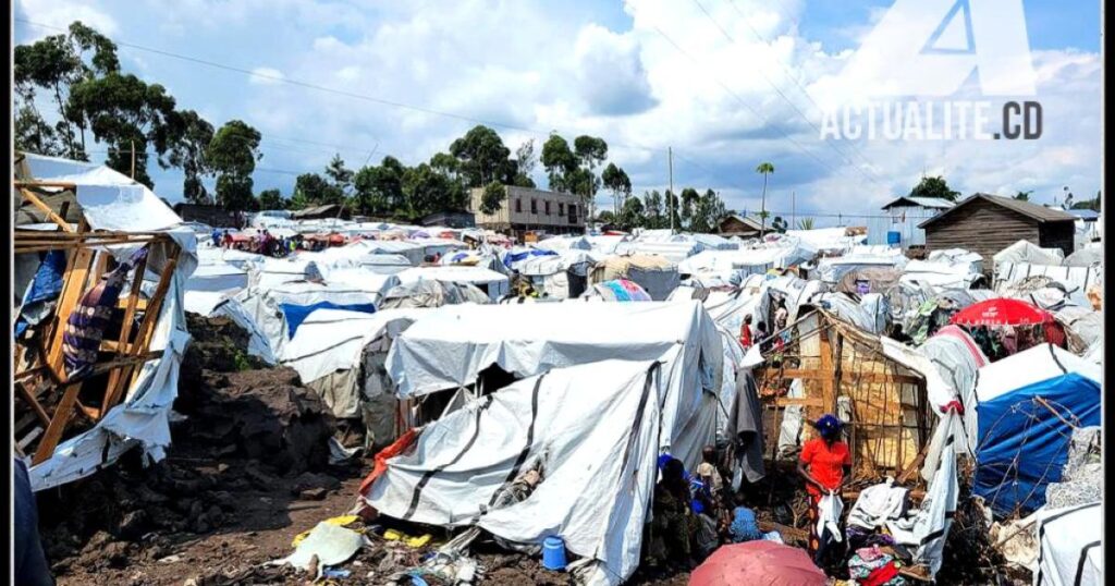 Djugu : 76 000 déplacés pris au piège de la faim et d’Ebola plus de 76 000 déplacés à Plaine Savo confrontés aux restrictions de mouvement et au manque de moyens de subsistance ©Actualite.cd