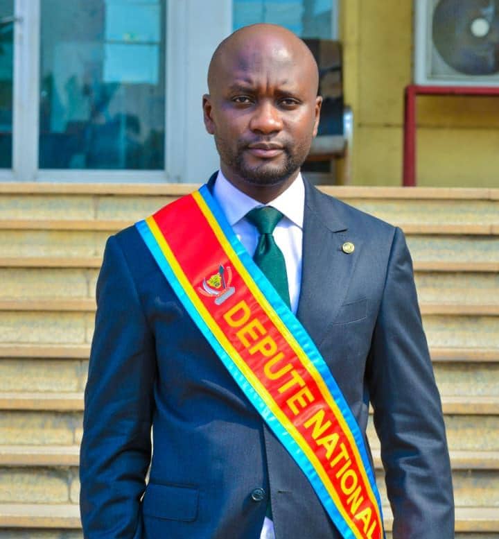 Nord-Kivu : Kombi Pendani dote trois antennes de la MESP en meubles de bureau Kombi Pendani dote trois antennes de la MESP en meubles de bureau