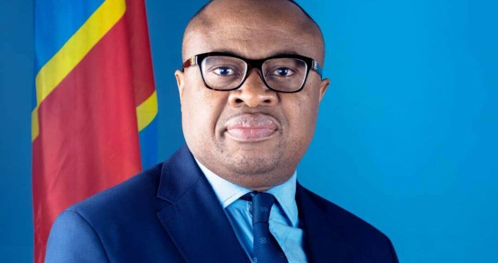 Claudel Lubaya voit déjà le dialogue national de Tshisekedi dans l’impasse