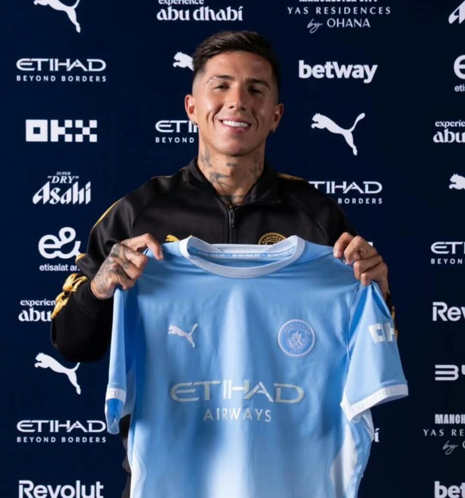 Mercato : Enzo Fernández quitte Chelsea pour Manchester City dans un transfert record Enzo Fernández quitte Chelsea pour Manchester City dans un transfert record