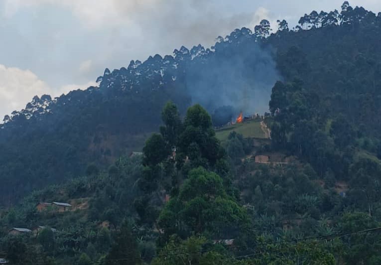 Lubero : les habitants de Lukanga incendient une position Wazalendo les habitants de Lukanga incendient une position Wazalendo